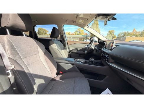Used 2023 Nissan Rogue SV AWD/4WD image 12