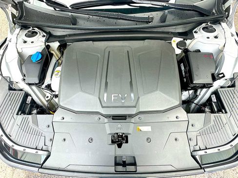 New 2026 Hyundai Ioniq 5 SEL image 17