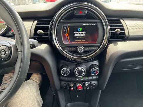 Used 2019 MINI Cooper 2-Door Hardtop FWD image 8