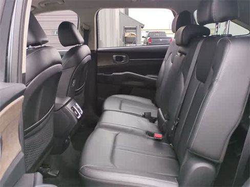 Used 2022 Kia Sorento S image 20