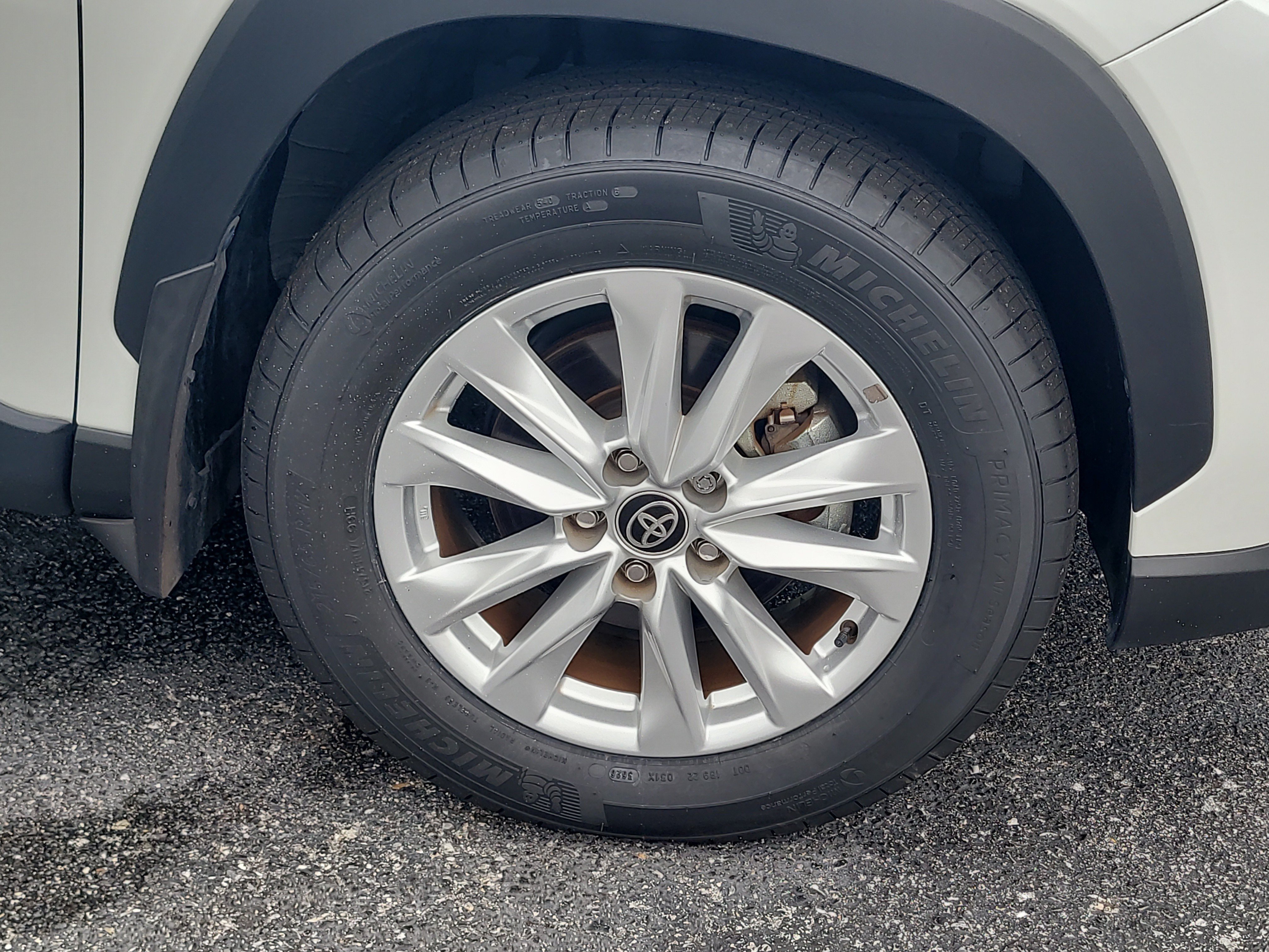 Certified 2025 Toyota Corolla Cross LE FWD image 9