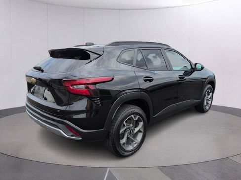 Used 2024 Chevrolet Trax LT FWD image 7