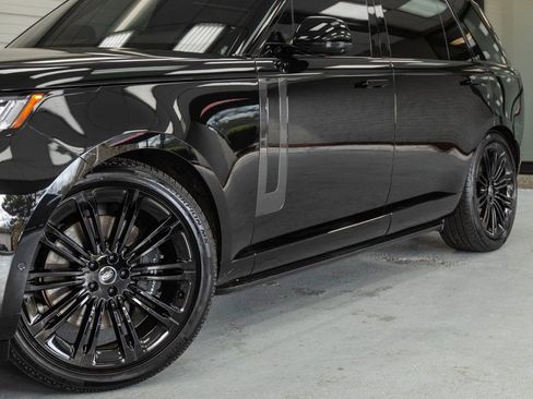 Used 2025 Land Rover Range Rover Long Wheelbase SE image 13