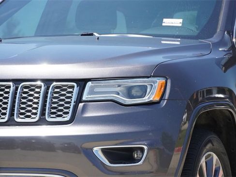 Used 2017 Jeep Grand Cherokee Overland image 4
