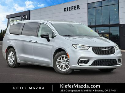 Used 2024 Chrysler Pacifica Touring-L