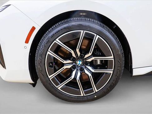 Used 2026 BMW 740i xDrive AWD/4WD image 9