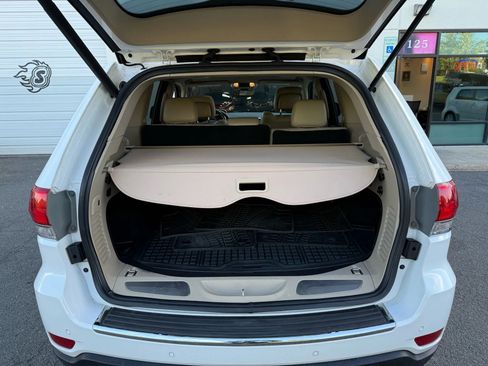 Used 2018 Jeep Grand Cherokee Limited image 32