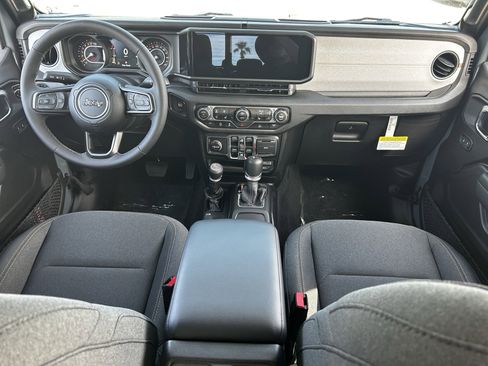 New 2025 Jeep Gladiator Sport image 12