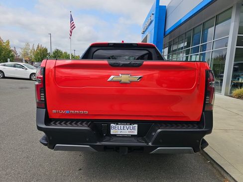 Used 2025 Chevrolet Silverado EV LT w/ LT Premium Package AWD/4WD image 7