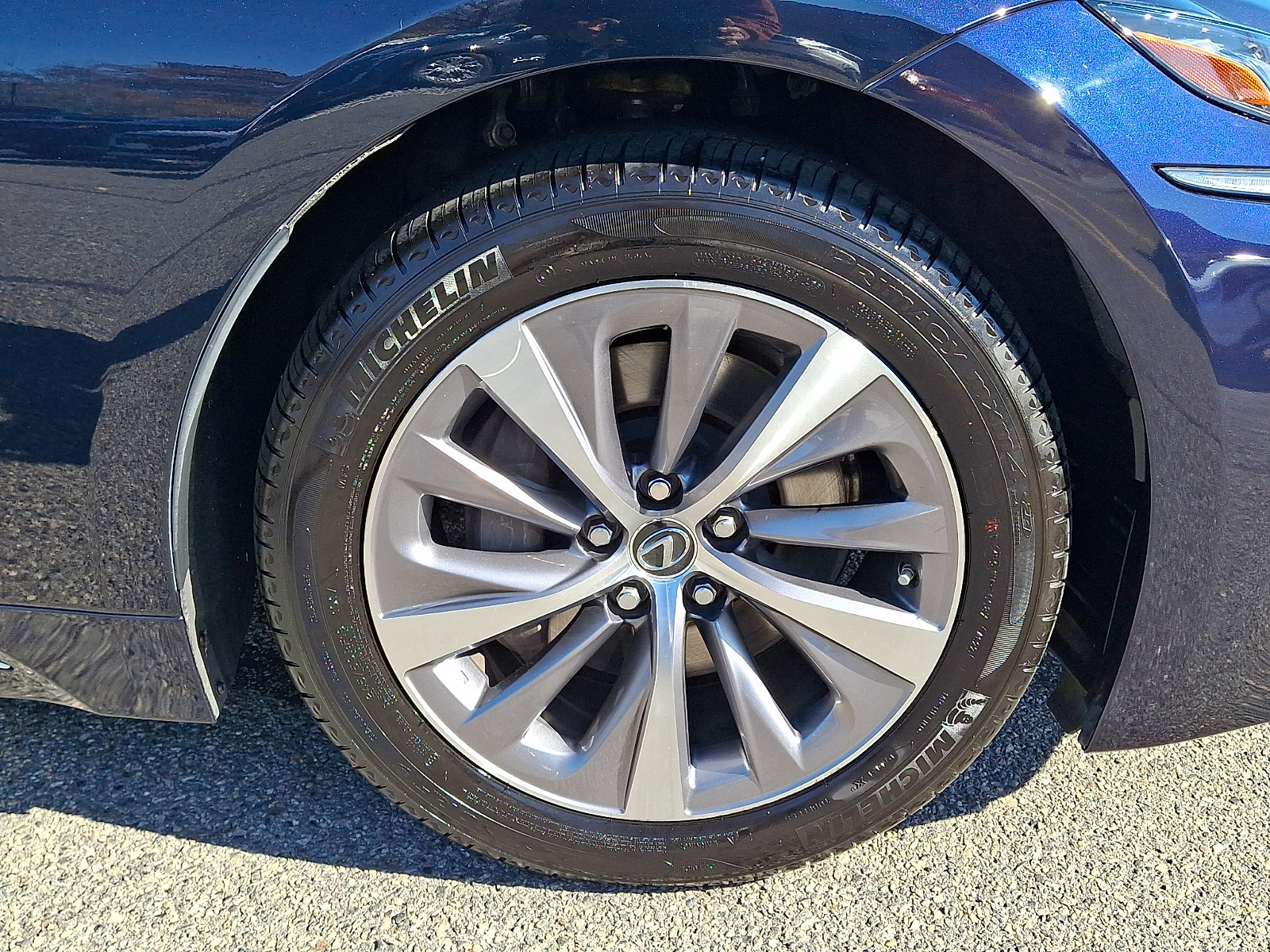 Used 2019 Lexus LS 500 AWD w/ Accessory Package (Z2) image 8