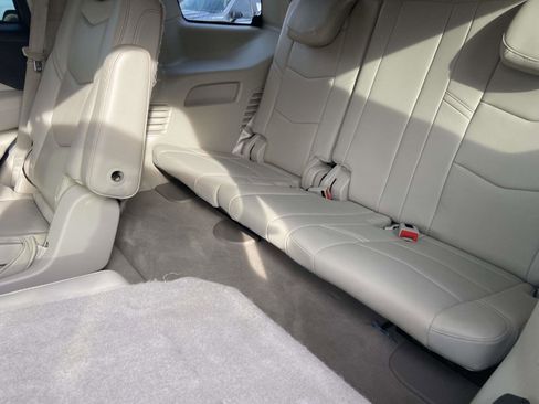 Used 2019 Cadillac Escalade Premium Luxury image 7