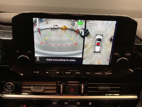 Used 2024 Nissan Pathfinder SL image 14