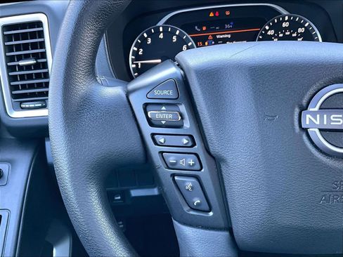 Used 2024 Nissan Frontier SV w/ Technology Package image 23