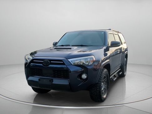 Used 2020 Toyota 4Runner Venture w/ Moonroof Package AWD/4WD image 7