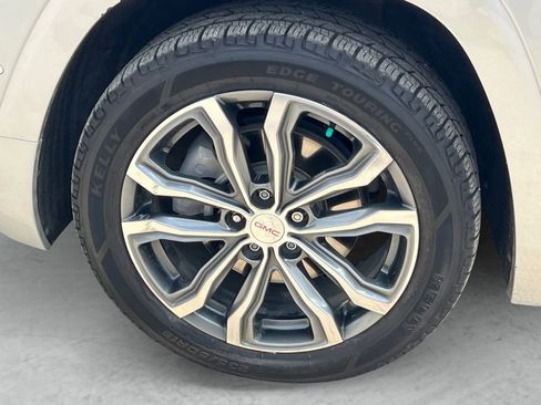 Used 2020 GMC Terrain Denali w/ Denali Premium Package FWD image 23