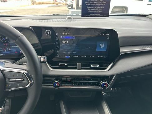 Used 2025 Chevrolet Equinox LT w/ Convenience Package II image 20