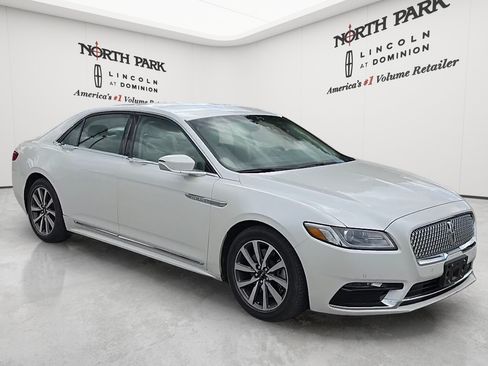 Used 2017 Lincoln Continental Premiere FWD image 7