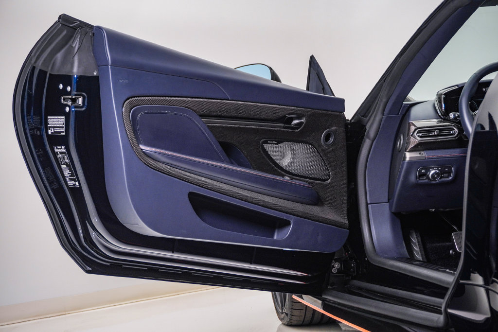 Used 2026 Aston Martin Vanquish Convertible RWD image 35