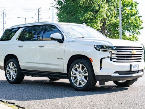 Used 2021 Chevrolet Tahoe High Country w/ Premium Package AWD/4WD image 4