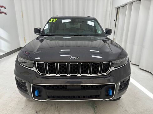 Used 2022 Jeep Grand Cherokee Overland w/ Luxury Tech Group IV AWD/4WD image 2