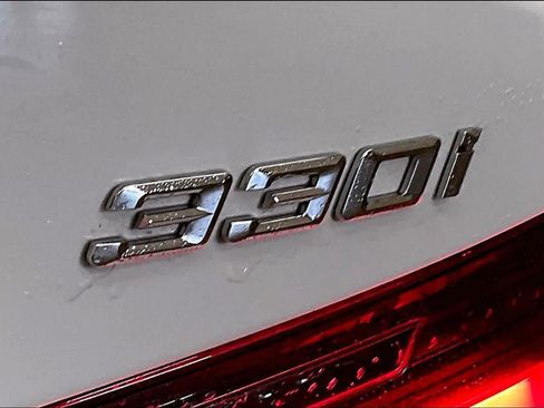 Used 2025 BMW 330i Sedan w/ Convenience Package image 11