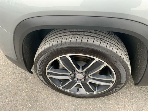 Certified 2023 GMC Acadia SLT w/ Technology Package image 34