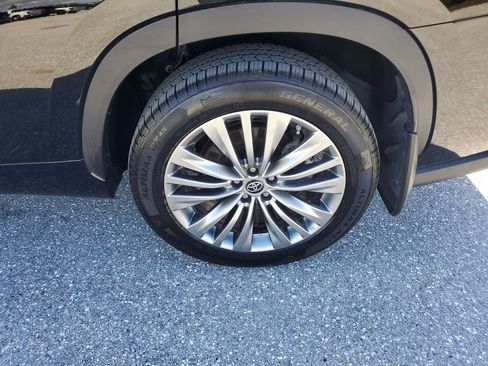 Certified 2021 Toyota Highlander Platinum image 19