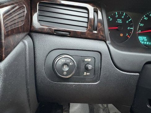 Used 2012 Chevrolet Impala LTZ image 16