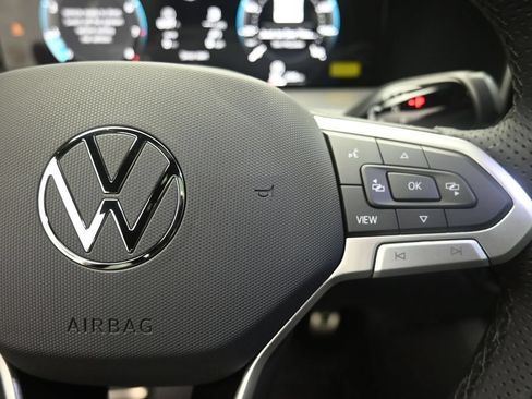 New 2026 Volkswagen Tiguan SE R-Line FWD image 14