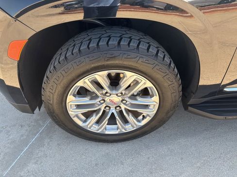 Used 2023 GMC Yukon SLT image 10