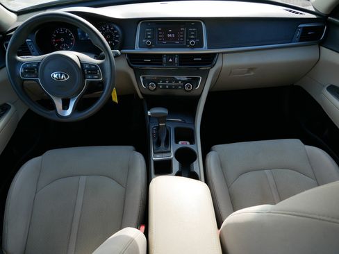 Used 2017 Kia Optima LX image 10