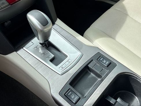 Used 2012 Subaru Outback 3.6R Limited w/ Moonroof Pkg image 20