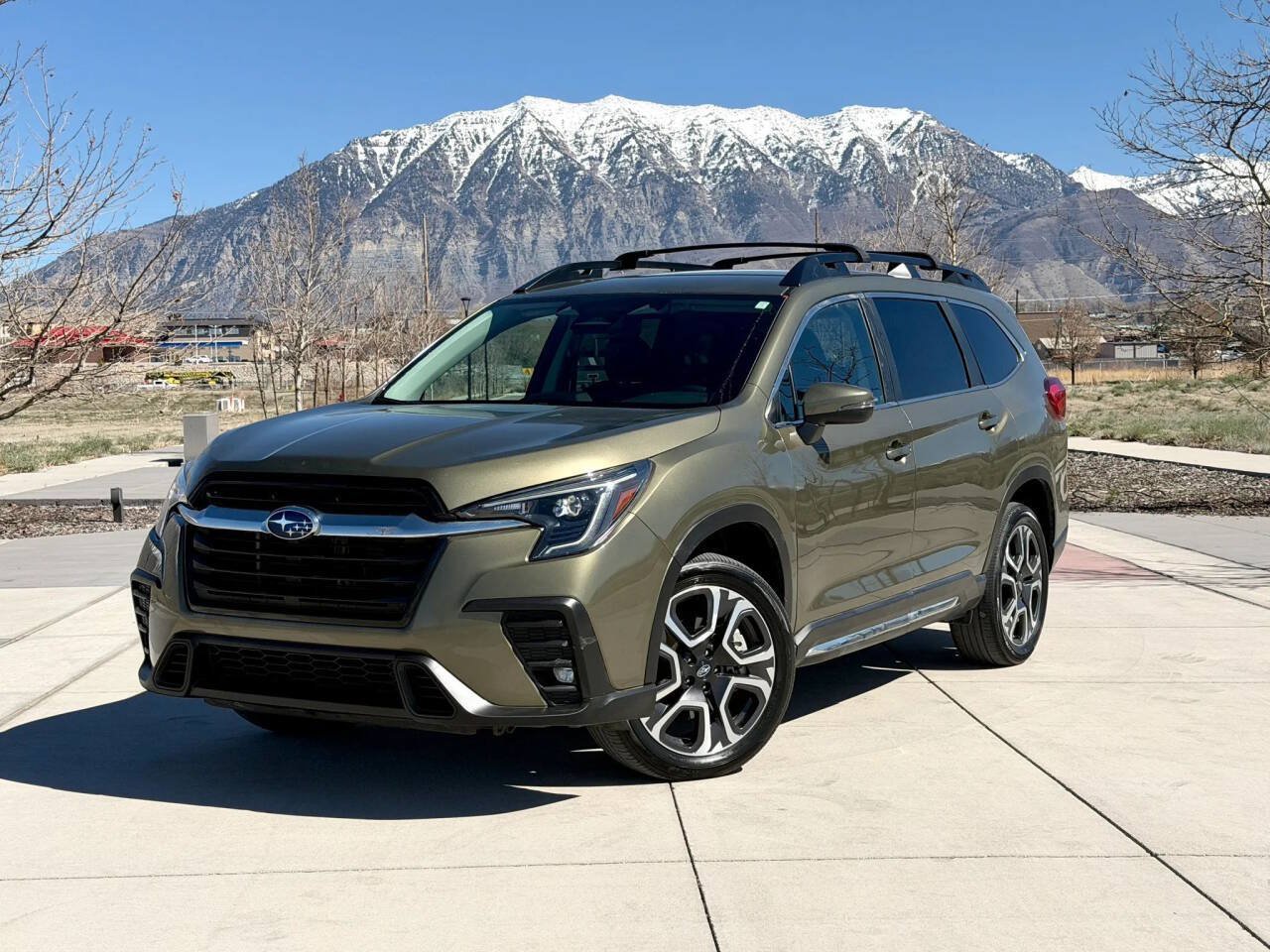 Used 2023 Subaru Ascent Limited AWD/4WD image 1