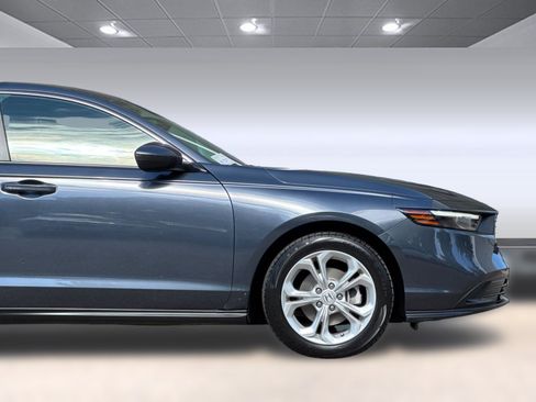 Used 2023 Honda Accord LX image 33