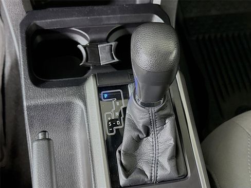 Used 2021 Toyota Tacoma SR5 w/ Technology Package image 15