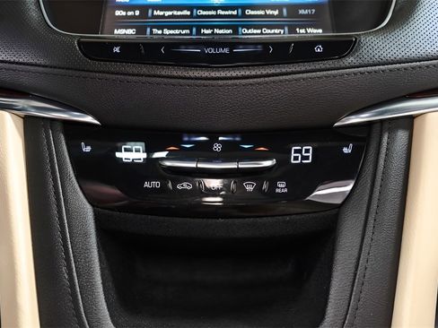 Used 2019 Cadillac XT5 Luxury image 15