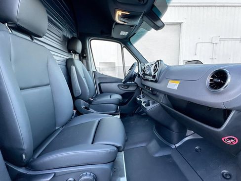 New 2025 Mercedes-Benz Sprinter 2500 image 23