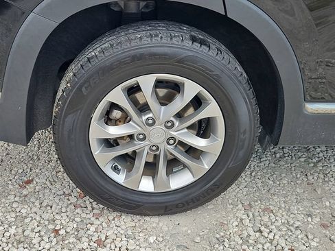 Used 2019 Hyundai Santa Fe SE FWD image 5