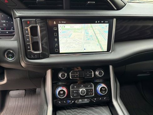 Used 2023 GMC Yukon XL Denali image 16