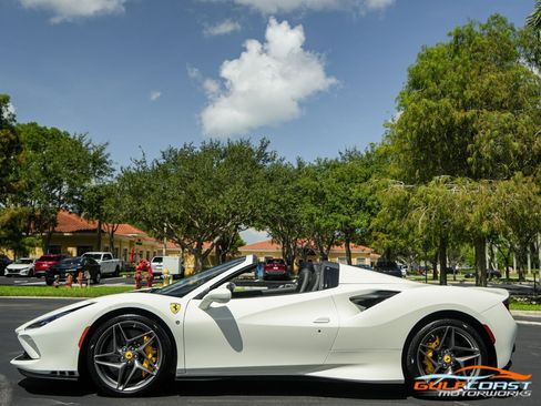 Used 2022 Ferrari F8 Tributo image 47