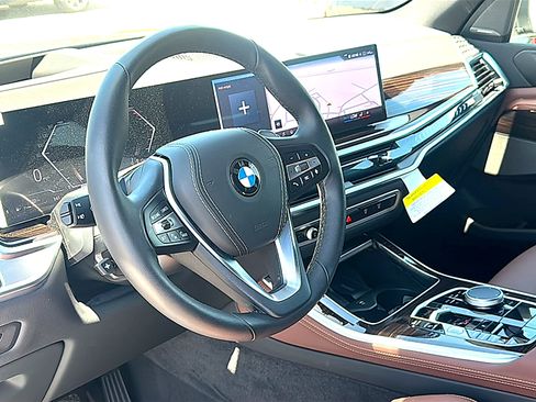 Used 2025 BMW X5 xDrive40i w/ Premium Package AWD/4WD image 12