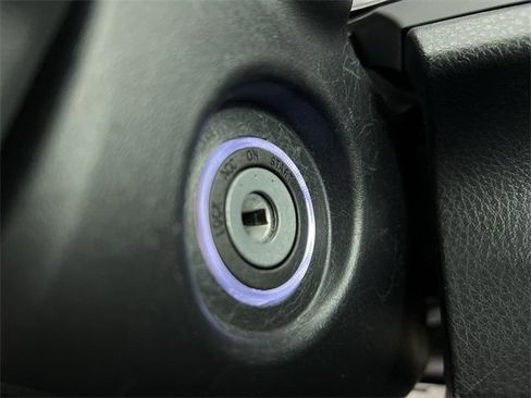 Used 2022 Toyota Camry SE image 17