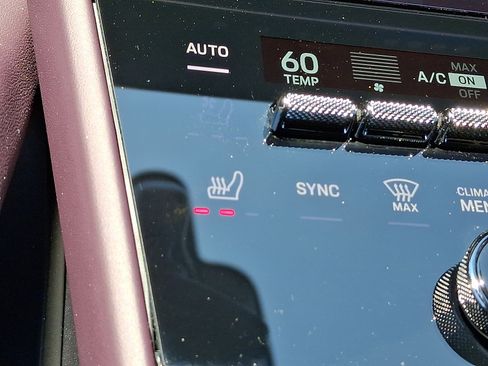 Used 2024 Porsche Cayenne S image 26