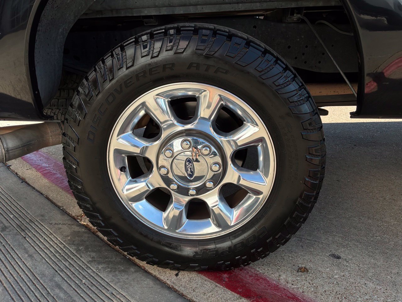 Used 2015 Ford F250 Lariat w/ Lariat Ultimate Package AWD/4WD image 9