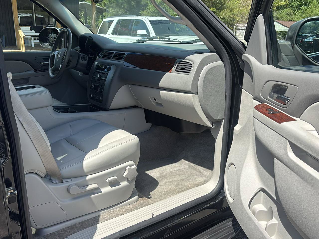 Used 2010 GMC Yukon SLT RWD image 13