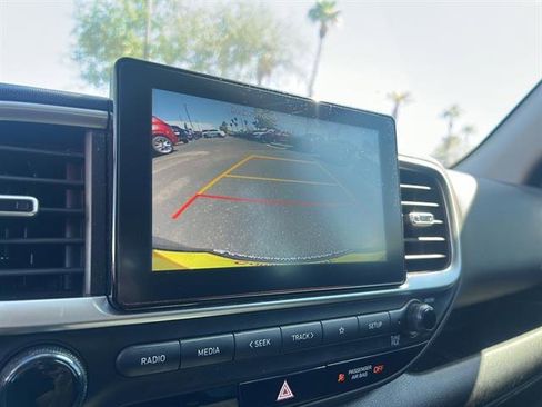 Used 2021 Hyundai Venue SE image 18