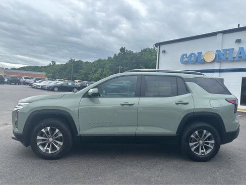 Used 2025 Chevrolet Equinox LT w/ Convenience Package II AWD/4WD image 3