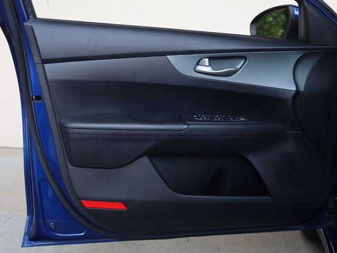 Used 2020 Kia Forte LXS FWD image 14