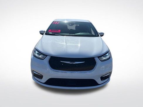 Used 2023 Chrysler Pacifica Touring-L FWD image 8