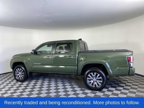 Used 2022 Toyota Tacoma Limited AWD/4WD image 5
